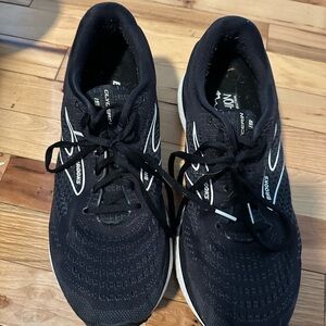 Brooks Men's Black Athletic Shoes